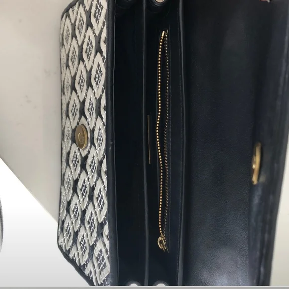 đź’•SALEđź’•Tory Burch Robinson woven satchel - Picture 4 of 9